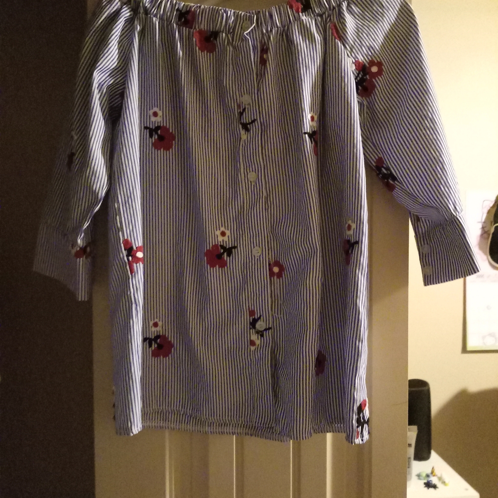 Striped Ruffle V-Neck Blouse - Picture 4 of 13